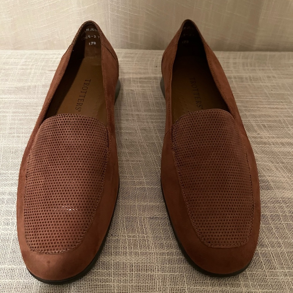 Trotters  Brown Suede Slip-On Loafers